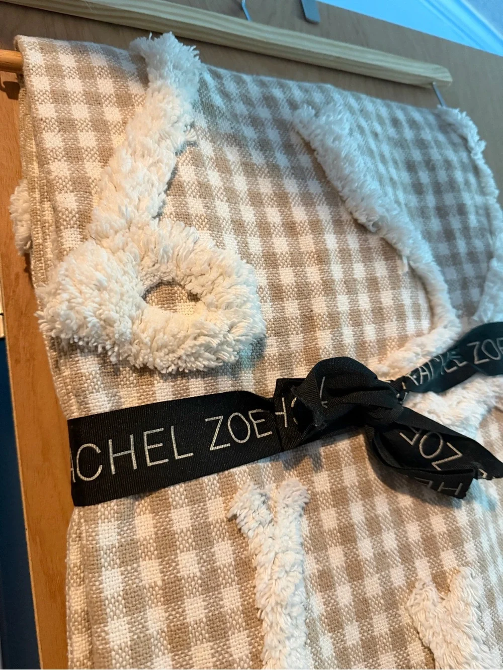 Gingham taupe and cream with cream 3d Pom bows throw blanket nwt